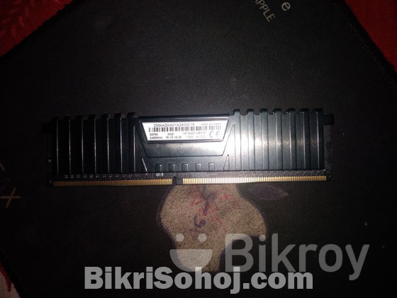 Corsair vengeance Ddr4 4gb ram